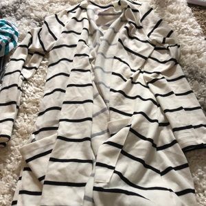 Soft cardigan with pockets